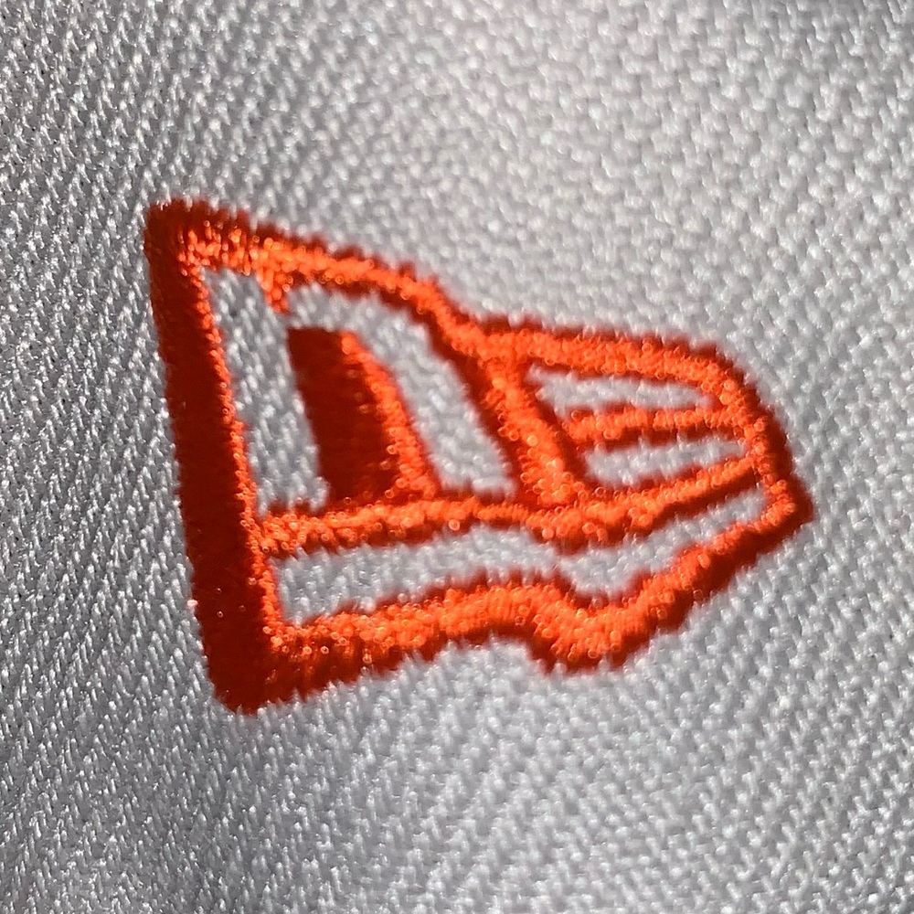 Denver Broncos New Era Stone/Orange ‘23 Salute To Service 59FIFTY Fitted Hat-New - Picture 8 of 10